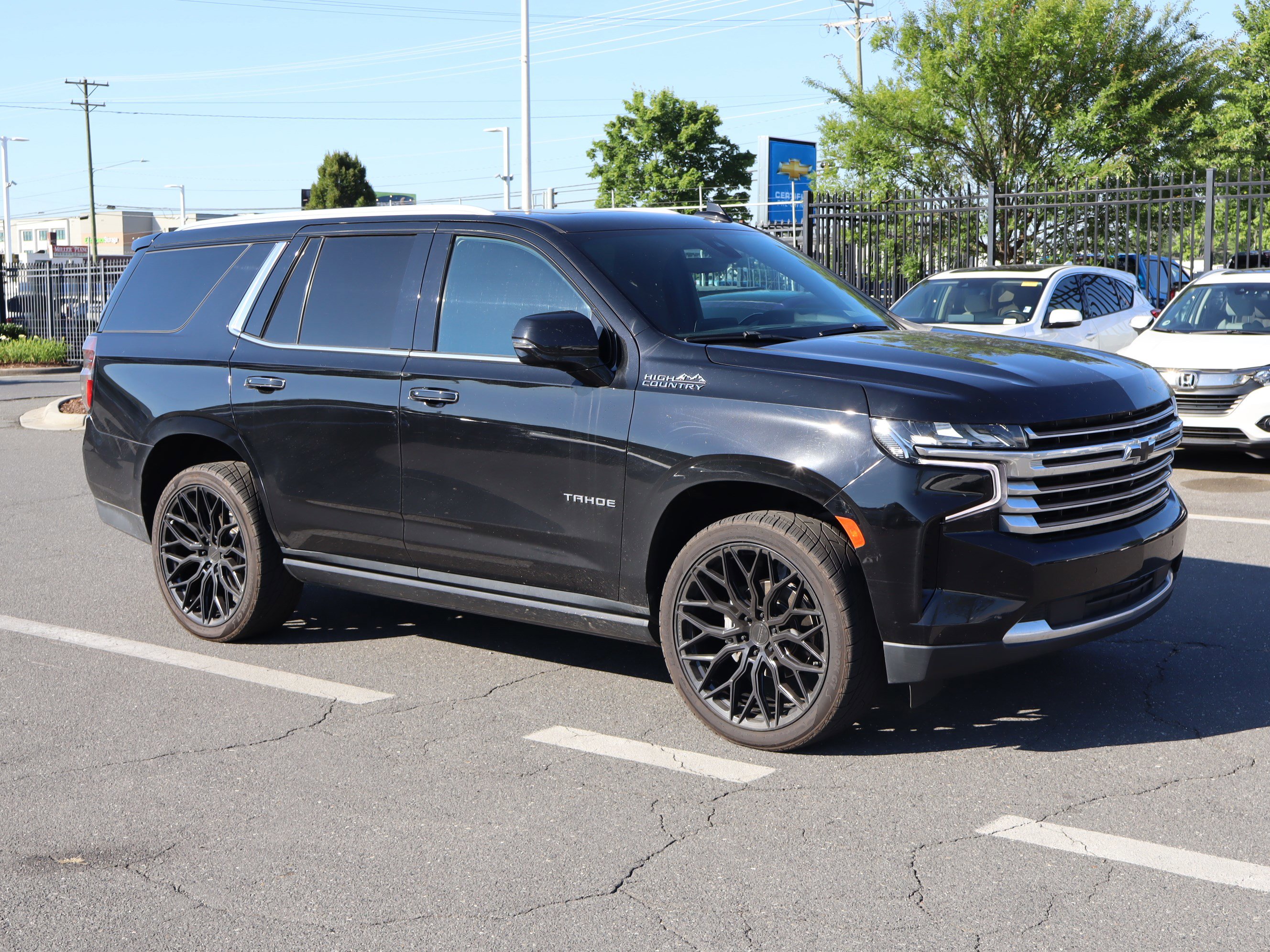 Used 2021 Chevrolet Tahoe High Country w/ Premium Package AWD/4WD image 14