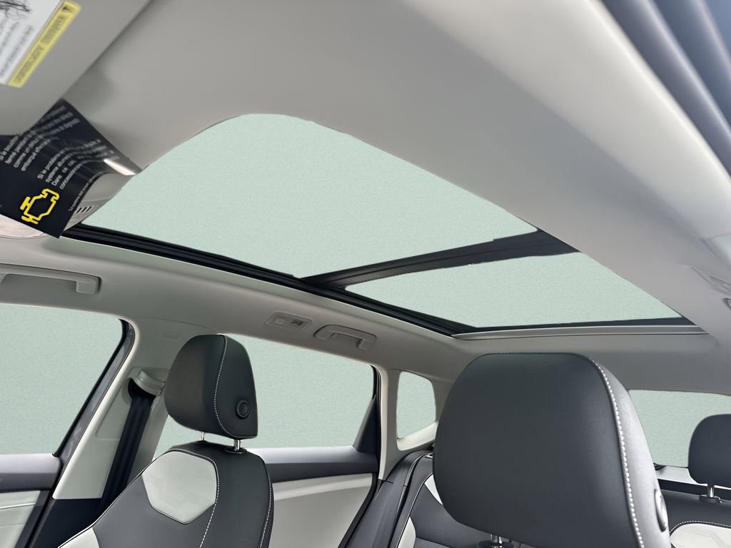 New 2026 Volkswagen Taos SEL image 22