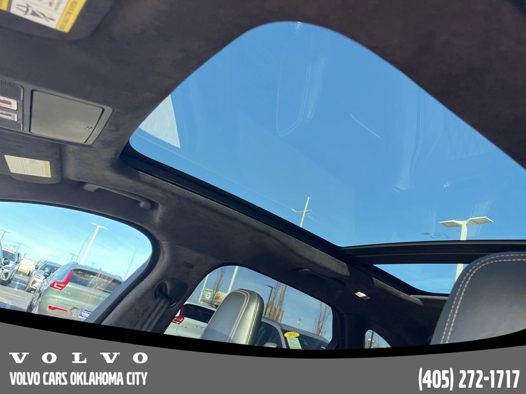 Used 2020 Jaguar F-PACE SVR image 10