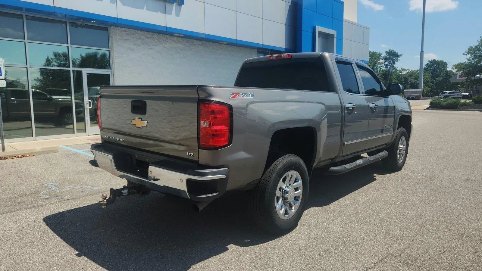 Used 2017 Chevrolet Silverado 2500 LTZ w/ LTZ Plus Package AWD/4WD image 3