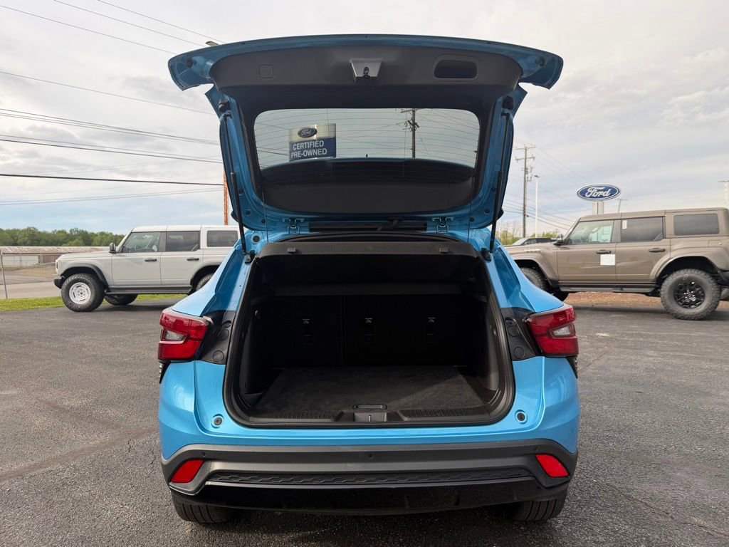 Used 2025 Chevrolet Trax RS w/ Driver Confidence Package FWD image 5