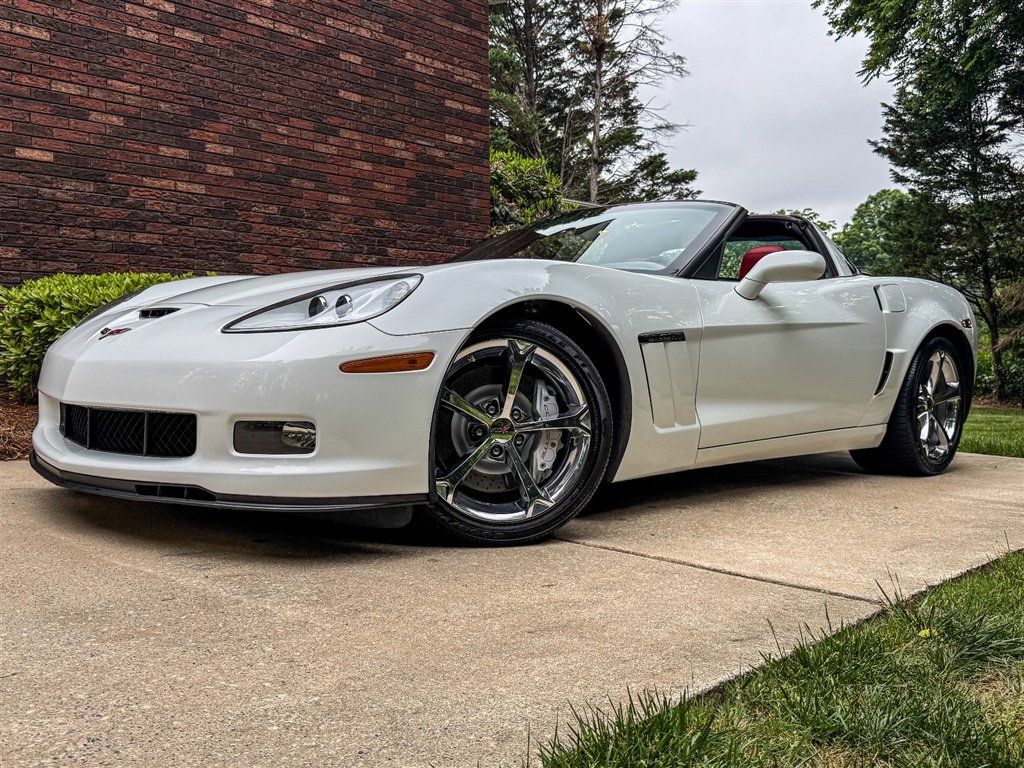 Used 2011 Chevrolet Corvette Grand Sport w/ Preferred Equipment Group RWD image 8