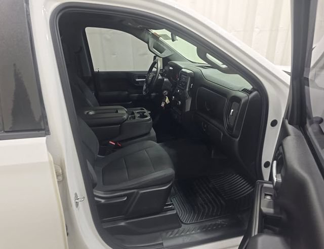 Used 2020 Chevrolet Silverado 1500 Custom w/ Custom Value Package AWD/4WD image 8