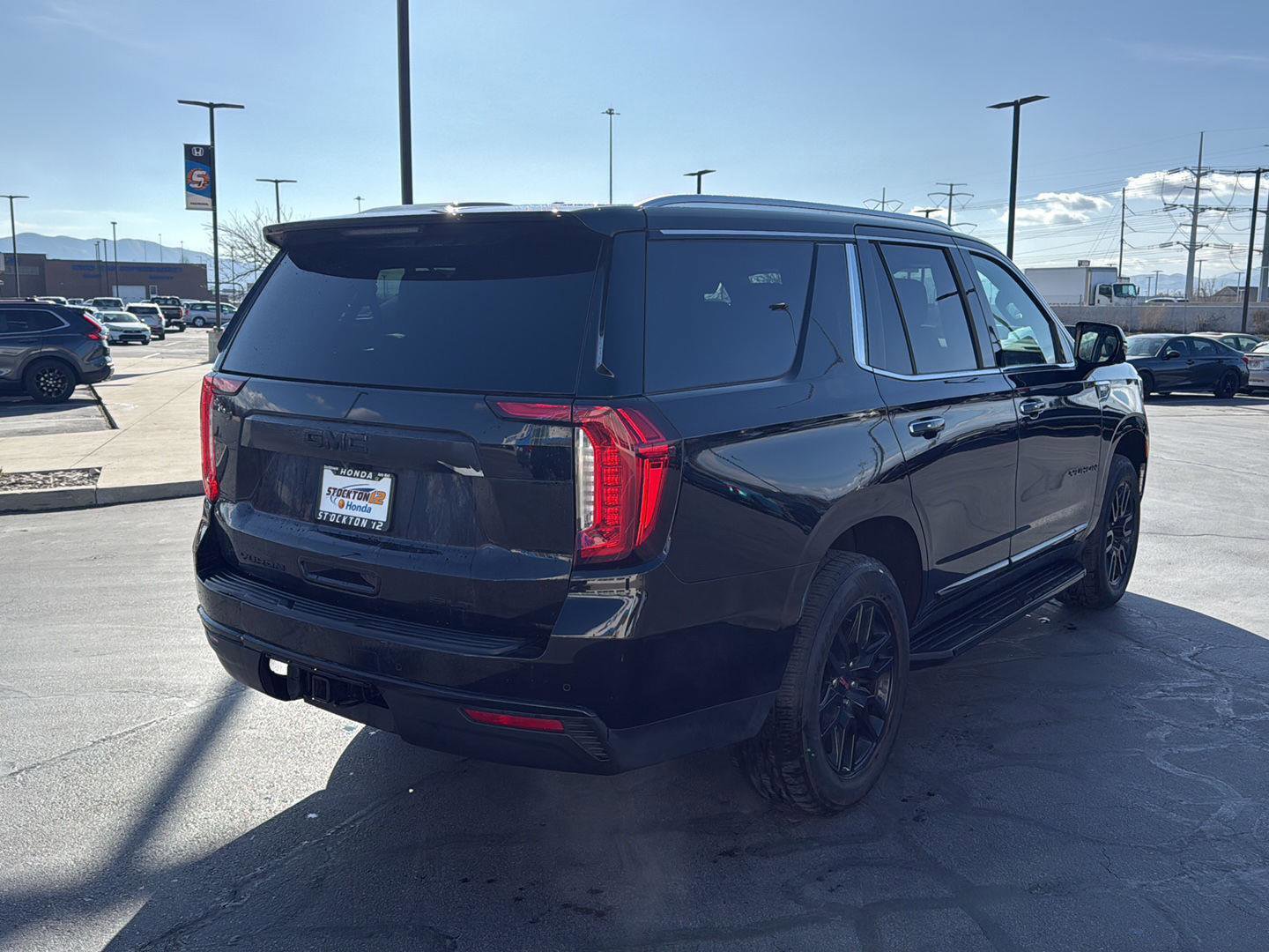 Used 2022 GMC Yukon SLT w/ SLT Luxury Package AWD/4WD image 6