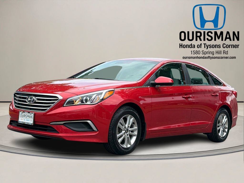 Used 2017 Hyundai Sonata SE FWD image 2