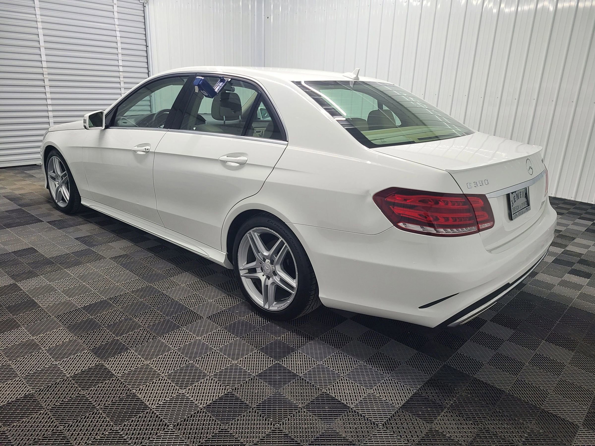 Used 2014 Mercedes-Benz E 350 4MATIC Sedan image 9