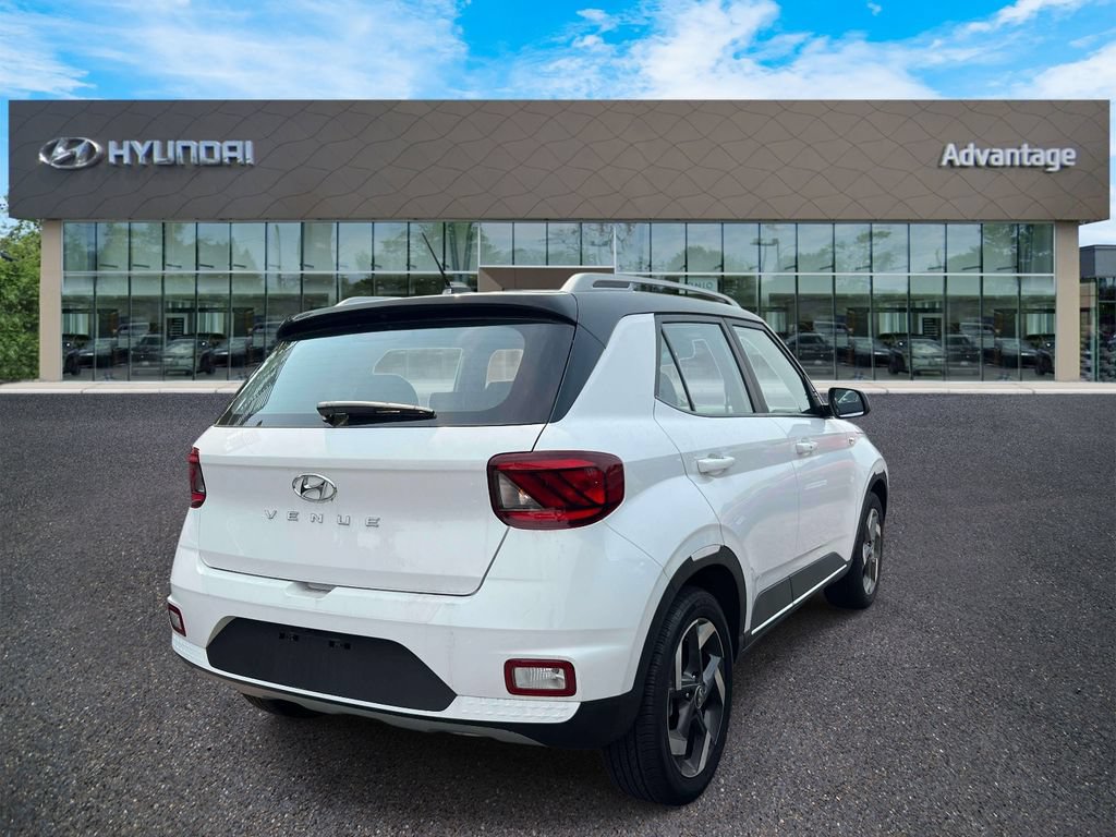 Certified 2026 Hyundai Venue SEL FWD image 5