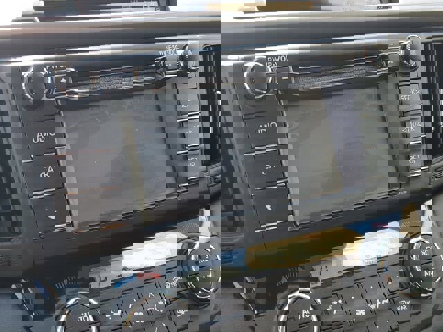 Used 2018 Toyota RAV4 XLE image 23