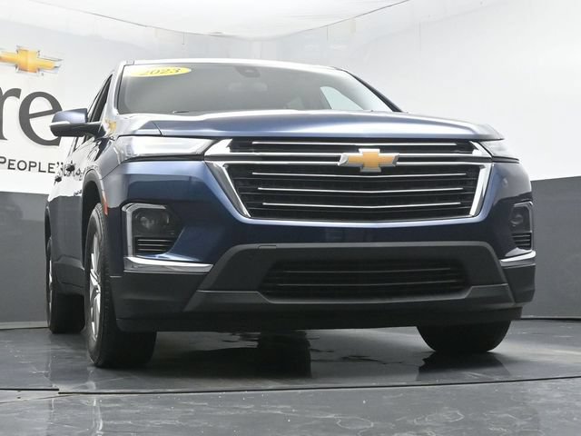 Used 2023 Chevrolet Traverse LT FWD image 3