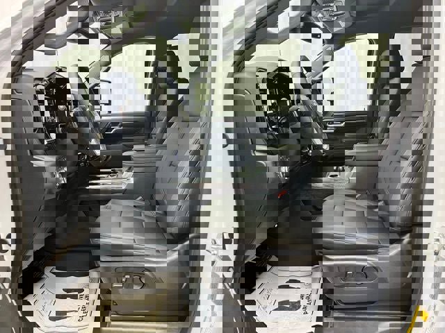 New 2025 GMC Sierra 3500 SLT image 4