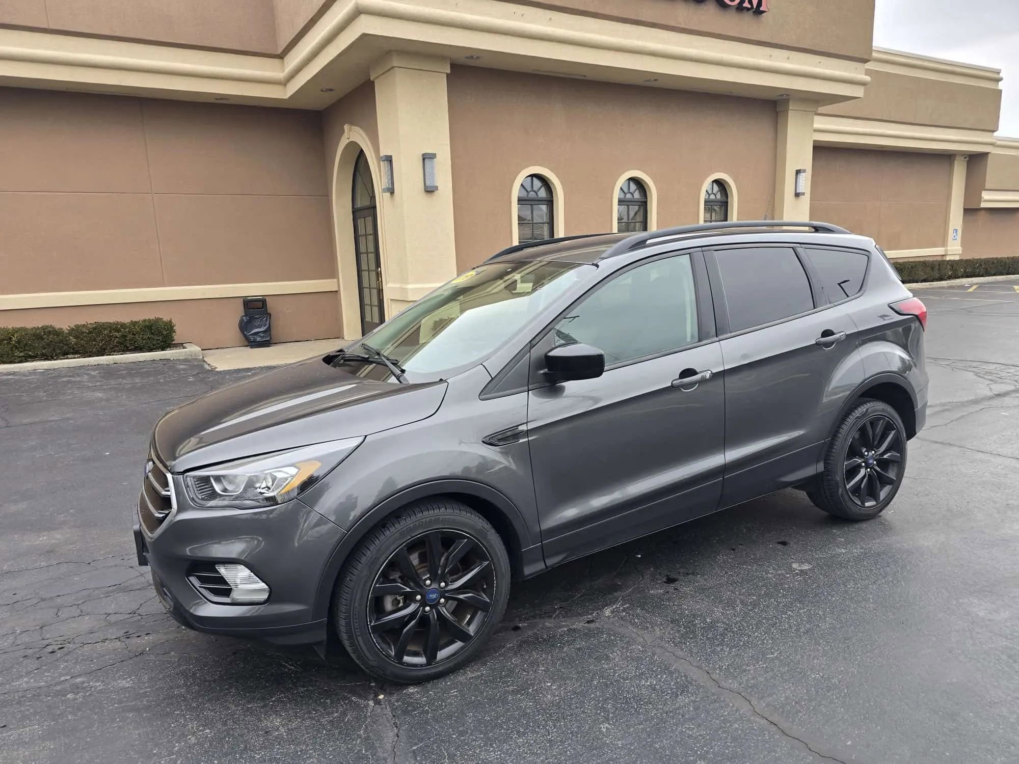 Used 2019 Ford Escape SE image 8