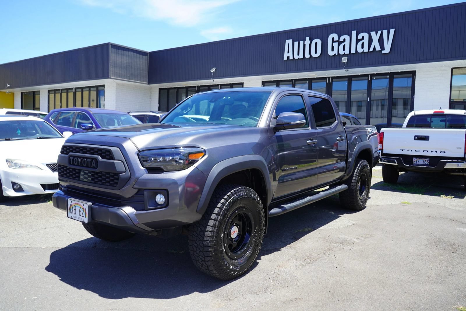 Used 2019 Toyota Tacoma TRD Off-Road AWD/4WD image 4