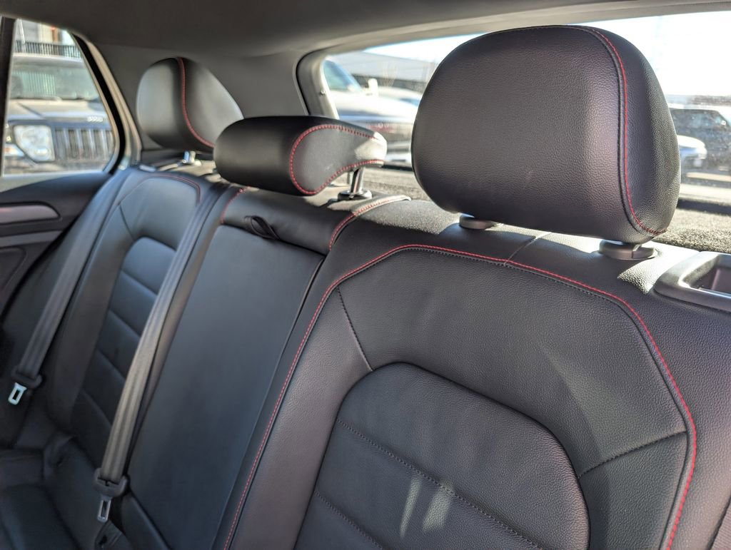 Used 2018 Volkswagen GTI SE image 13