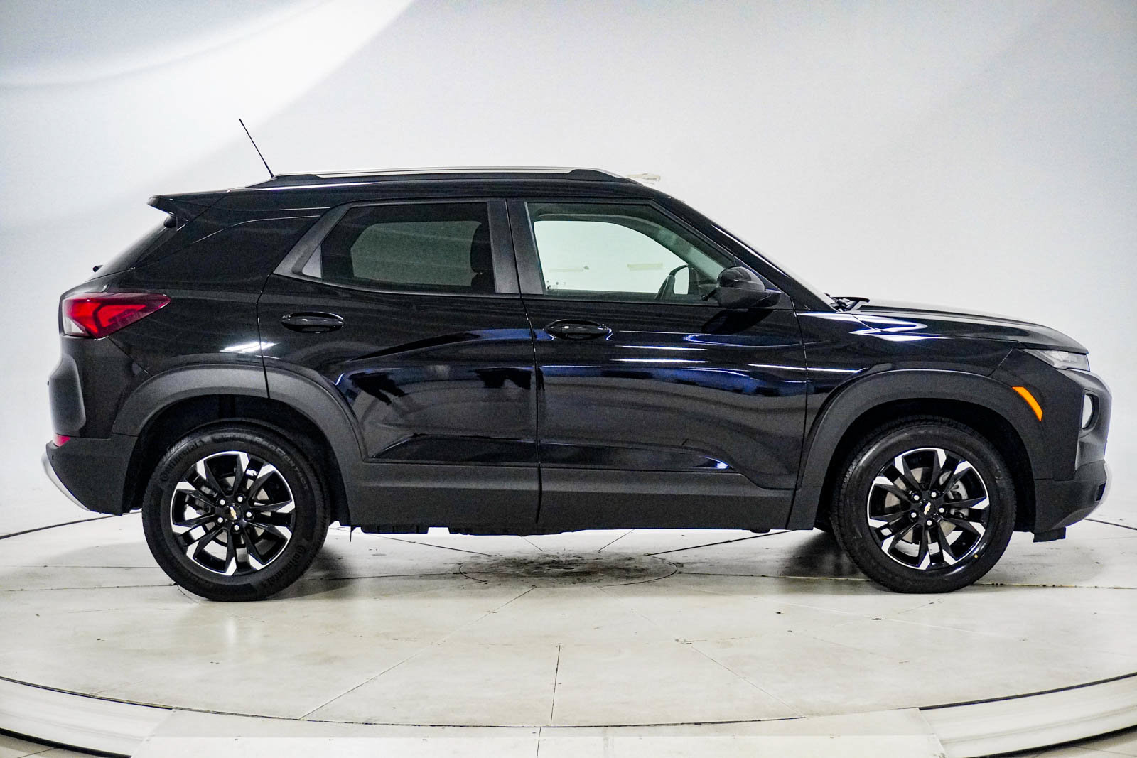 Used 2022 Chevrolet TrailBlazer LT w/ Convenience Package FWD image 10