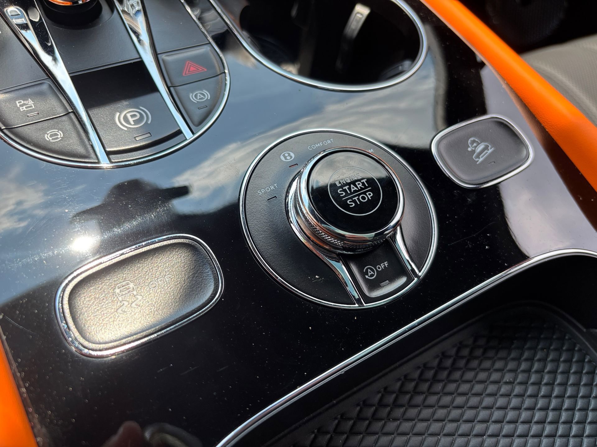 New 2025 Bentley Bentayga image 43