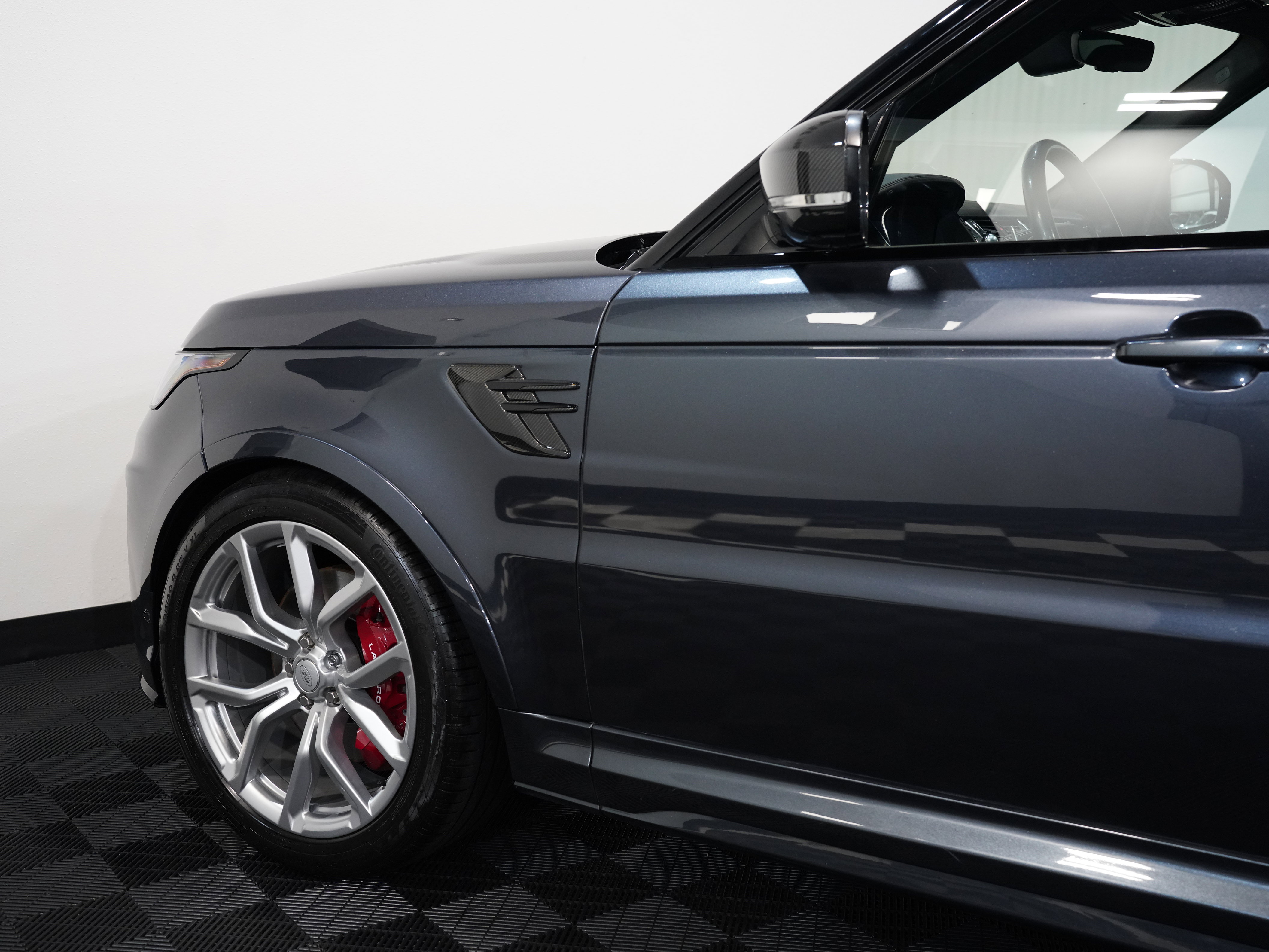 Used 2018 Land Rover Range Rover Sport SVR image 20