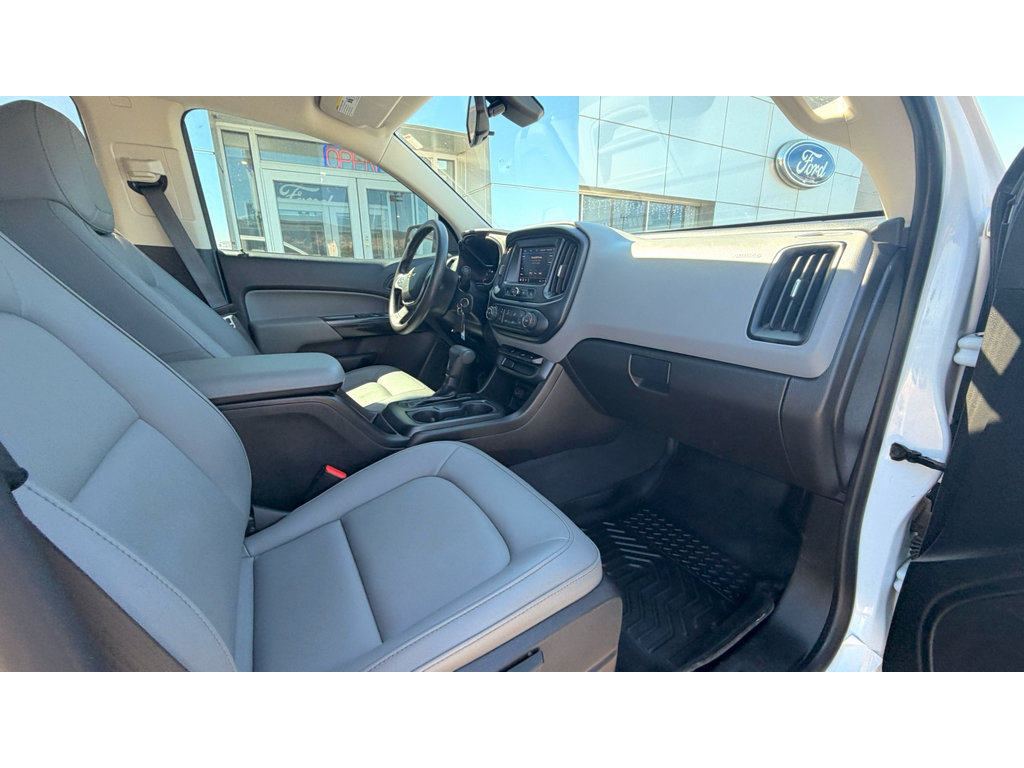 Used 2021 Chevrolet Colorado W/T w/ WT Convenience Package AWD/4WD image 11