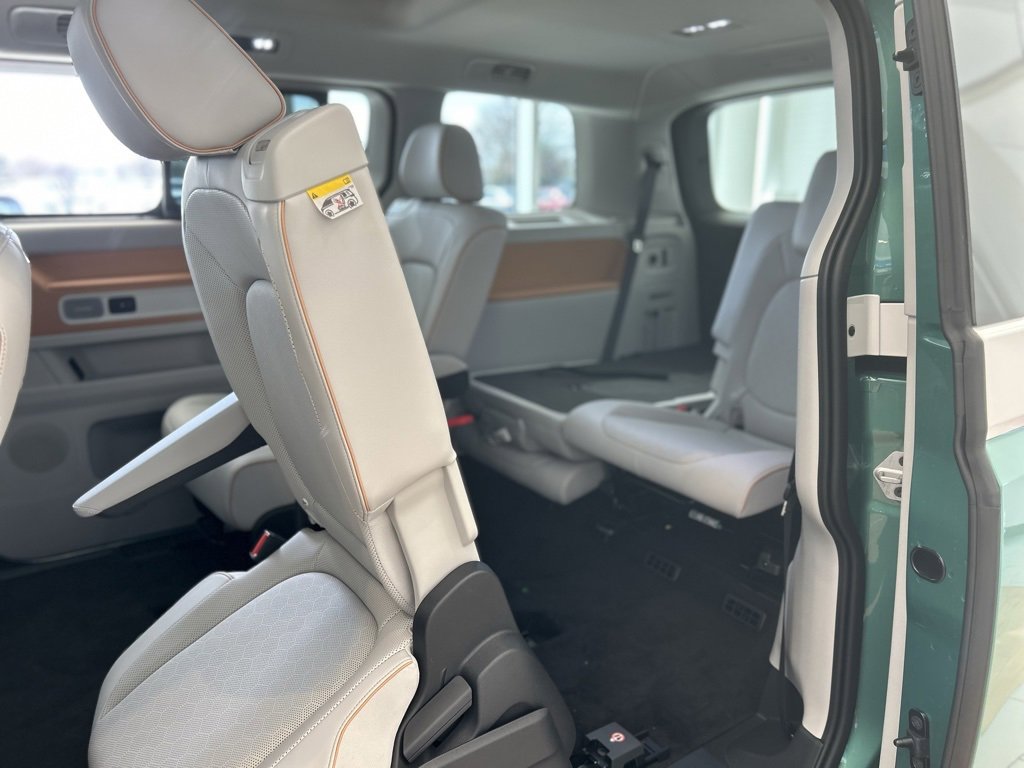 New 2025 Volkswagen ID. Buzz 1st Edition image 18