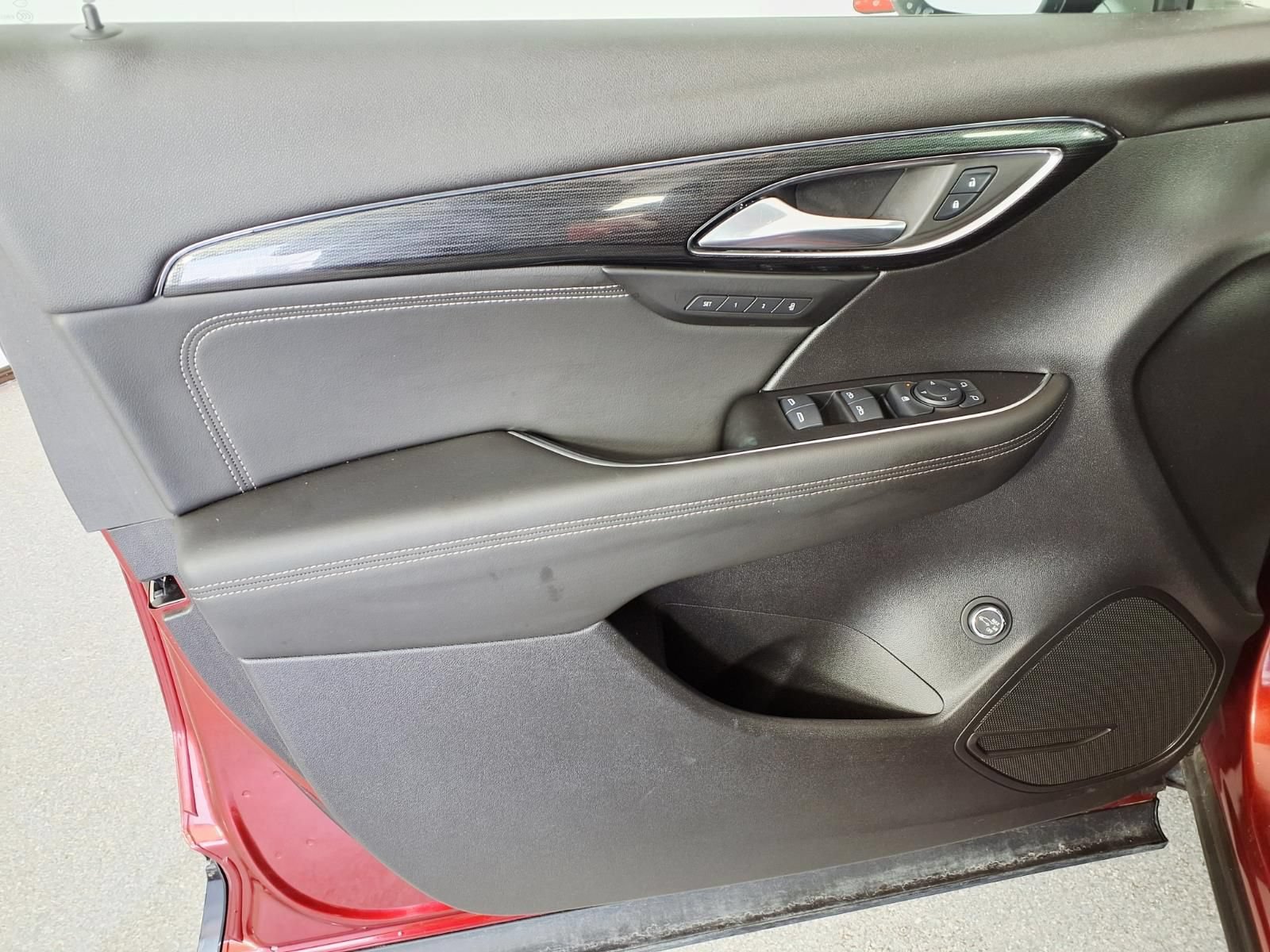 Used 2023 Buick Envision Essence w/ Sport Touring Package FWD image 15