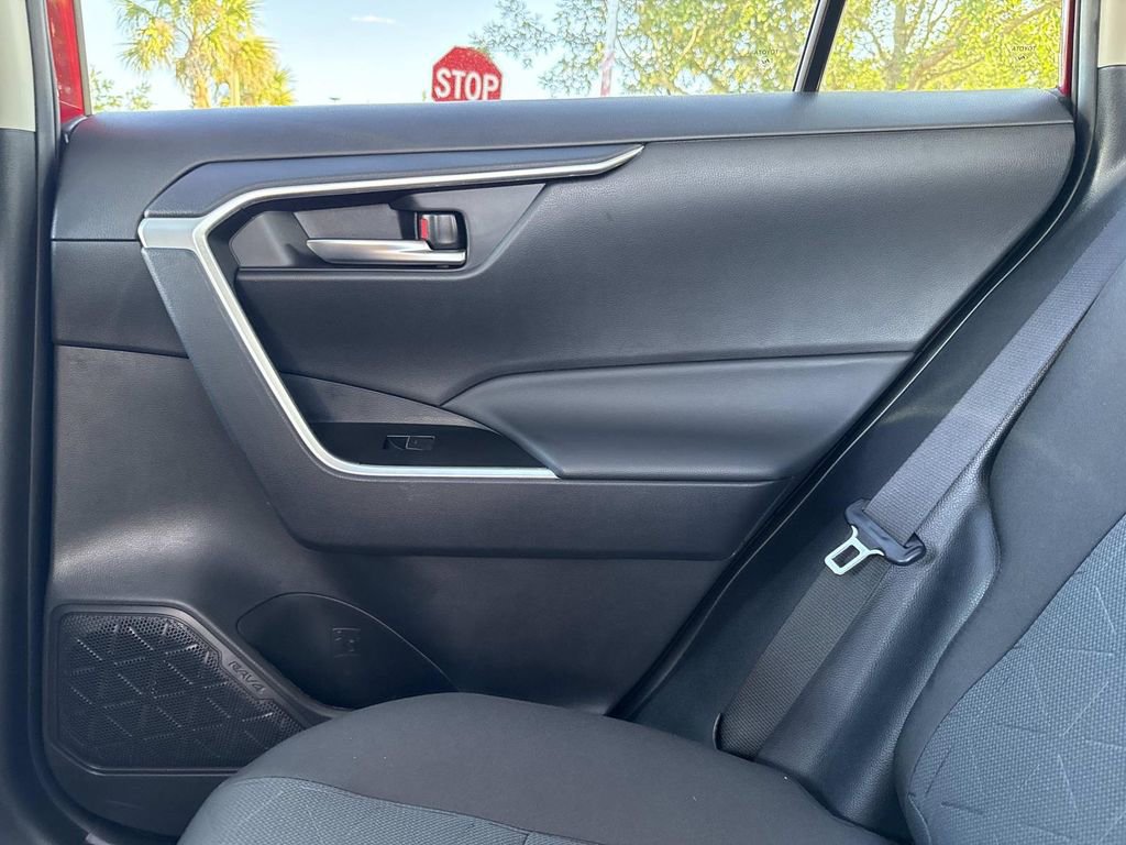 Used 2025 Toyota RAV4 XLE w/ Convenience Package FWD image 17