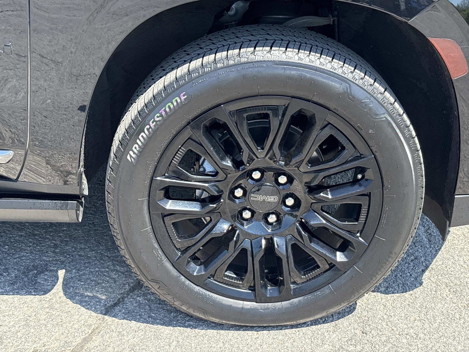 Certified 2023 GMC Yukon Denali Ultimate image 10