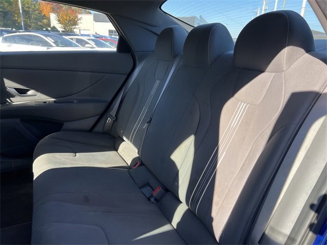 Used 2022 Hyundai Elantra SEL image 21