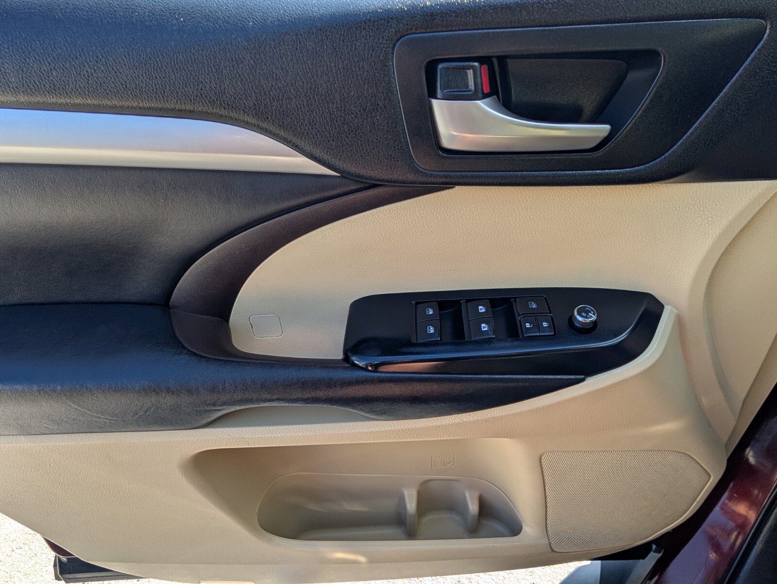 Used 2018 Toyota Highlander XLE image 37