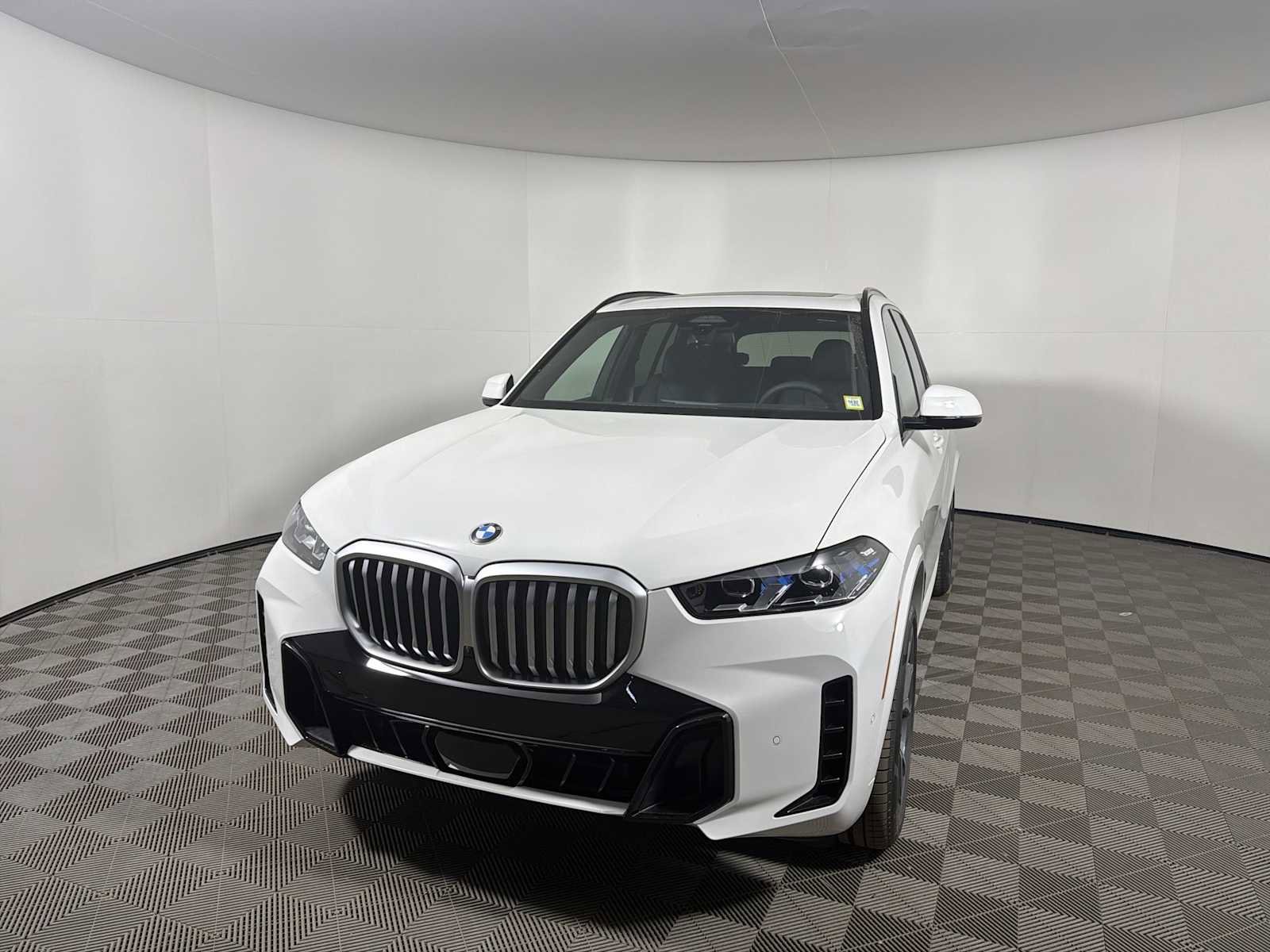 New 2026 BMW X5 xDrive40i w/ M Sport Package AWD/4WD image 7