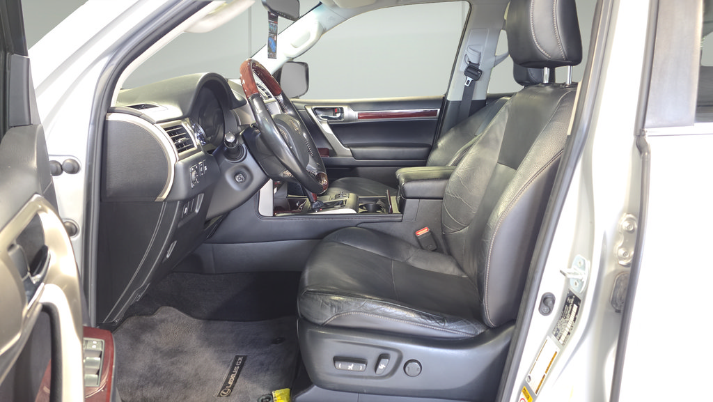 Used 2016 Lexus GX 460 w/ Premium Package AWD/4WD image 11