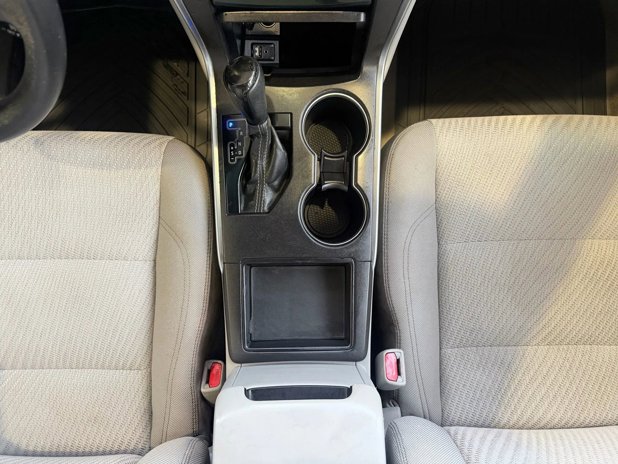 Used 2017 Toyota Camry LE image 17