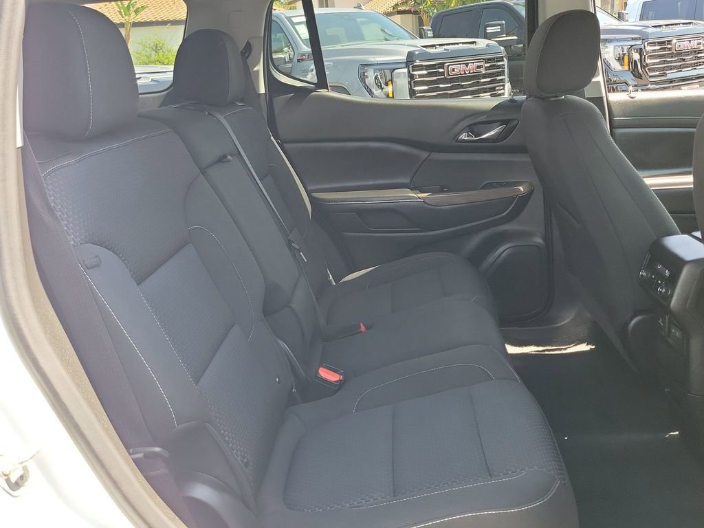 Used 2023 GMC Acadia SLE w/ Driver Convenience Package FWD image 25
