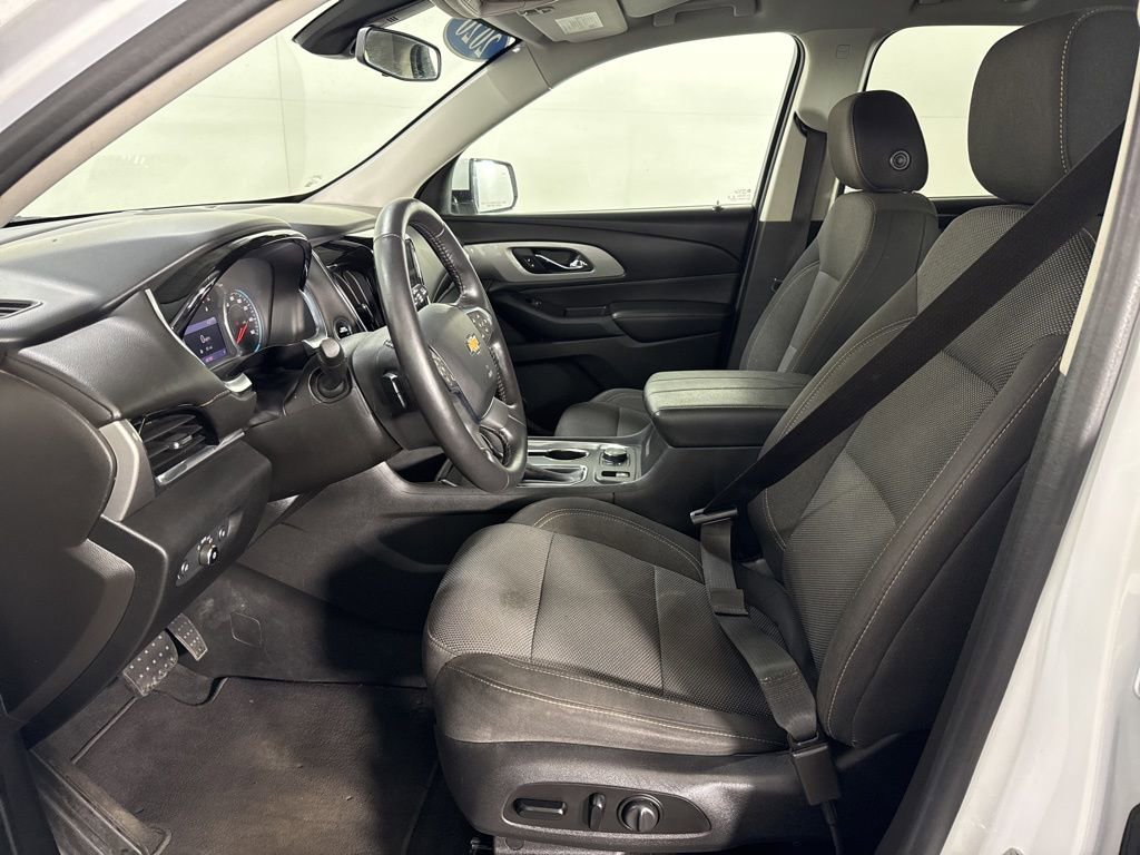 Used 2020 Chevrolet Traverse LT w/ Driver Confidence II Package image 13