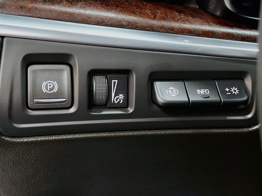 Used 2025 Cadillac XT5 Sportv w/ Technology Package AWD/4WD image 10