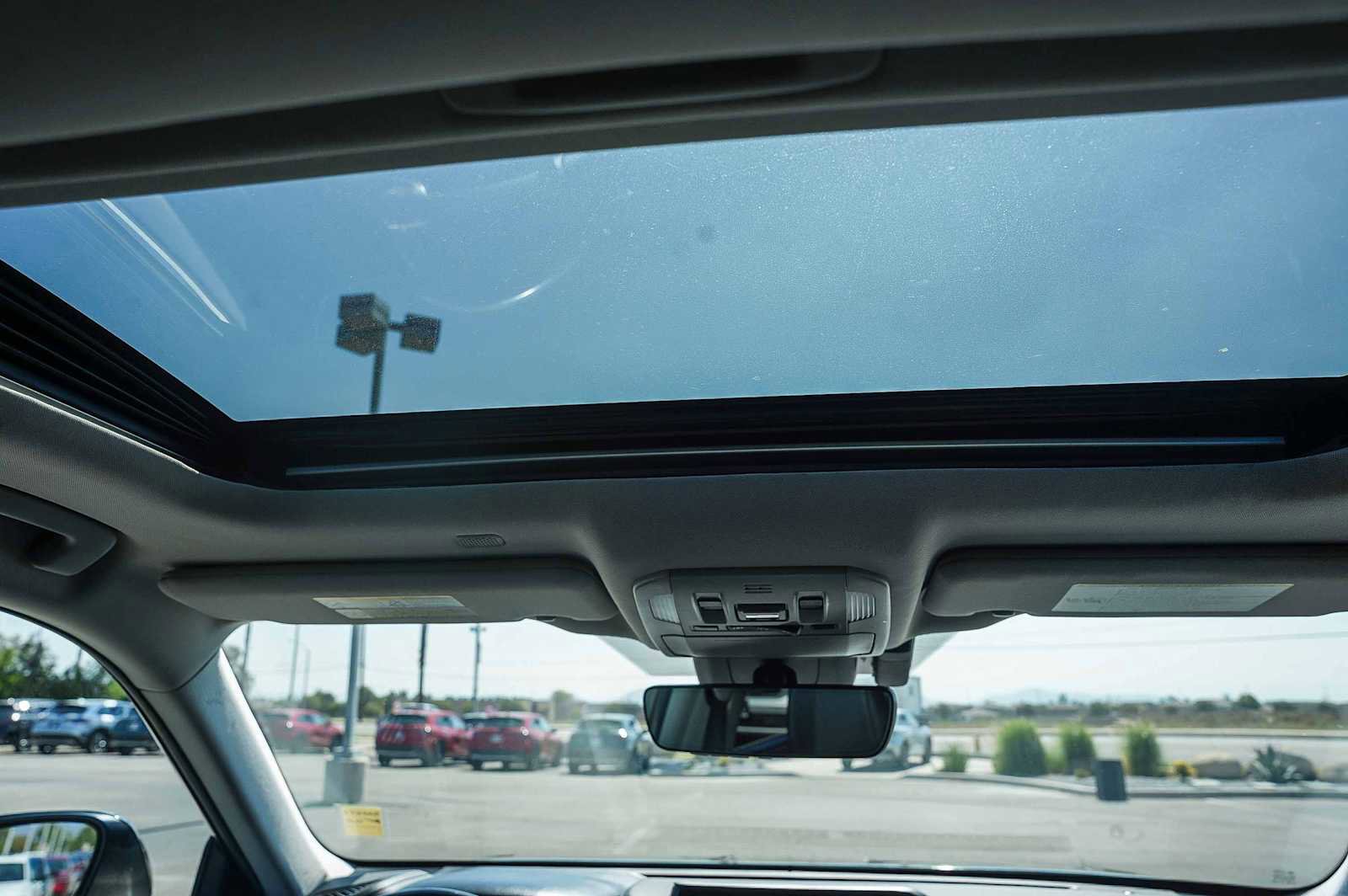 Used 2021 Toyota Highlander XLE image 16