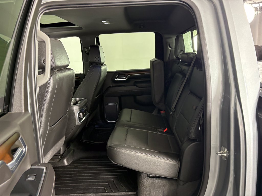 Used 2024 GMC Sierra 3500 Denali w/ Technology Package AWD/4WD image 28