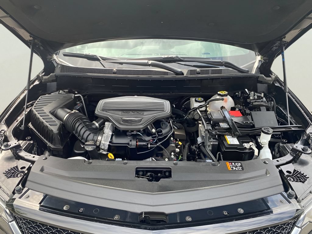 Certified 2025 Cadillac XT6 Sport w/ LPO, Floor Liner Package AWD/4WD image 9