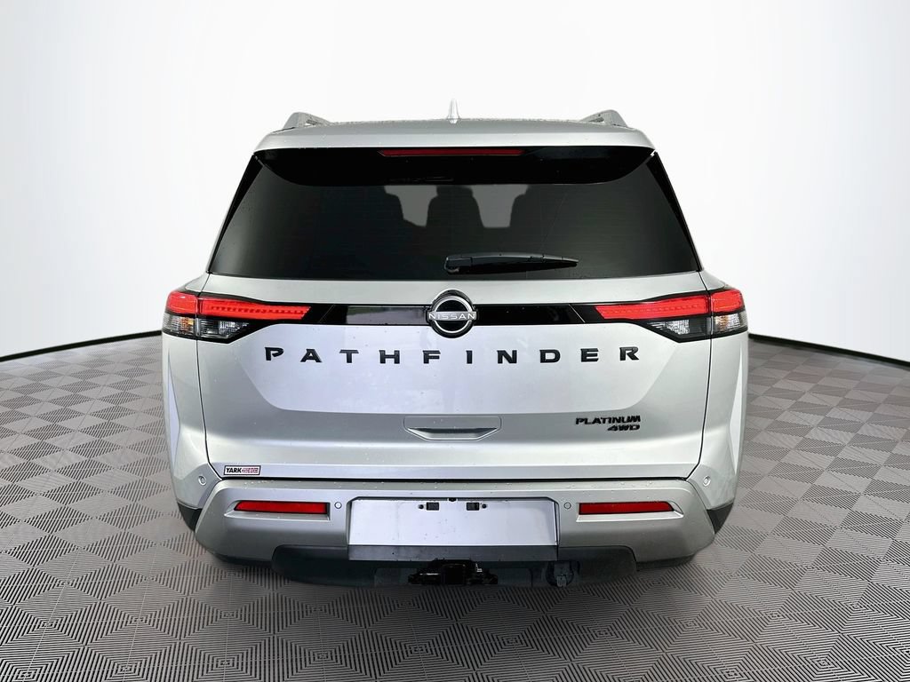 Certified 2025 Nissan Pathfinder Platinum w/ Black Appearance Package AWD/4WD image 10