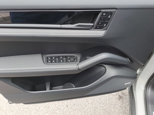 New 2026 Porsche Cayenne E-Hybrid image 25