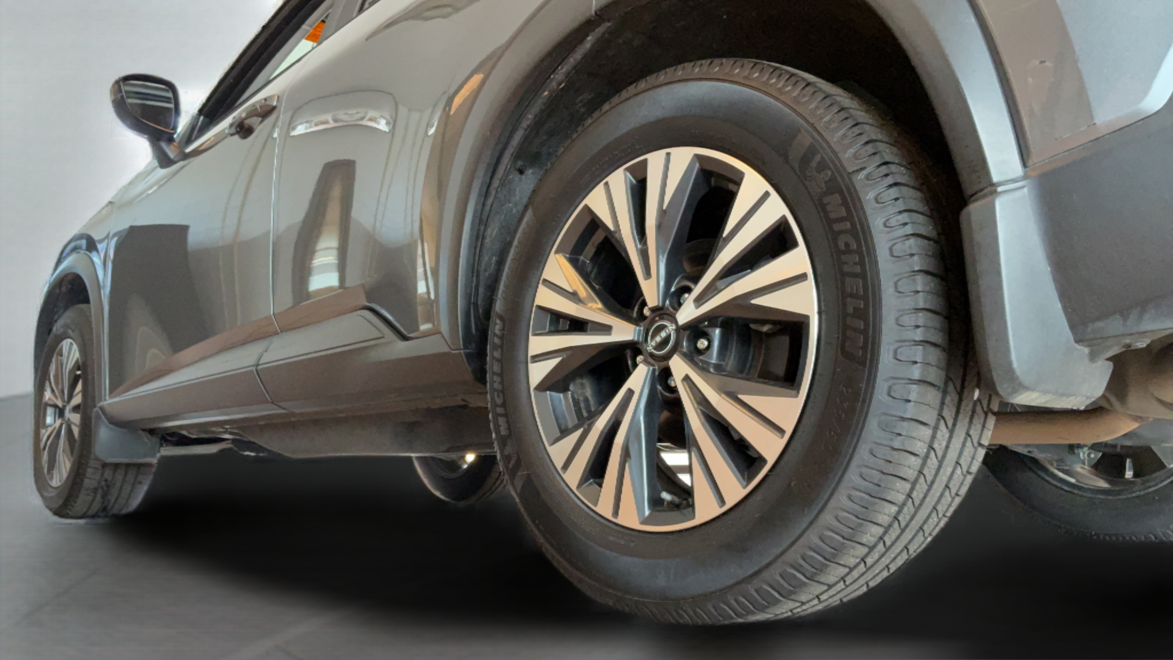 Used 2023 Nissan Rogue SV w/ SV Premium B Package FWD image 43