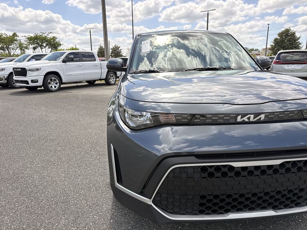 Used 2025 Kia Soul LX w/ LX Technology Package image 9