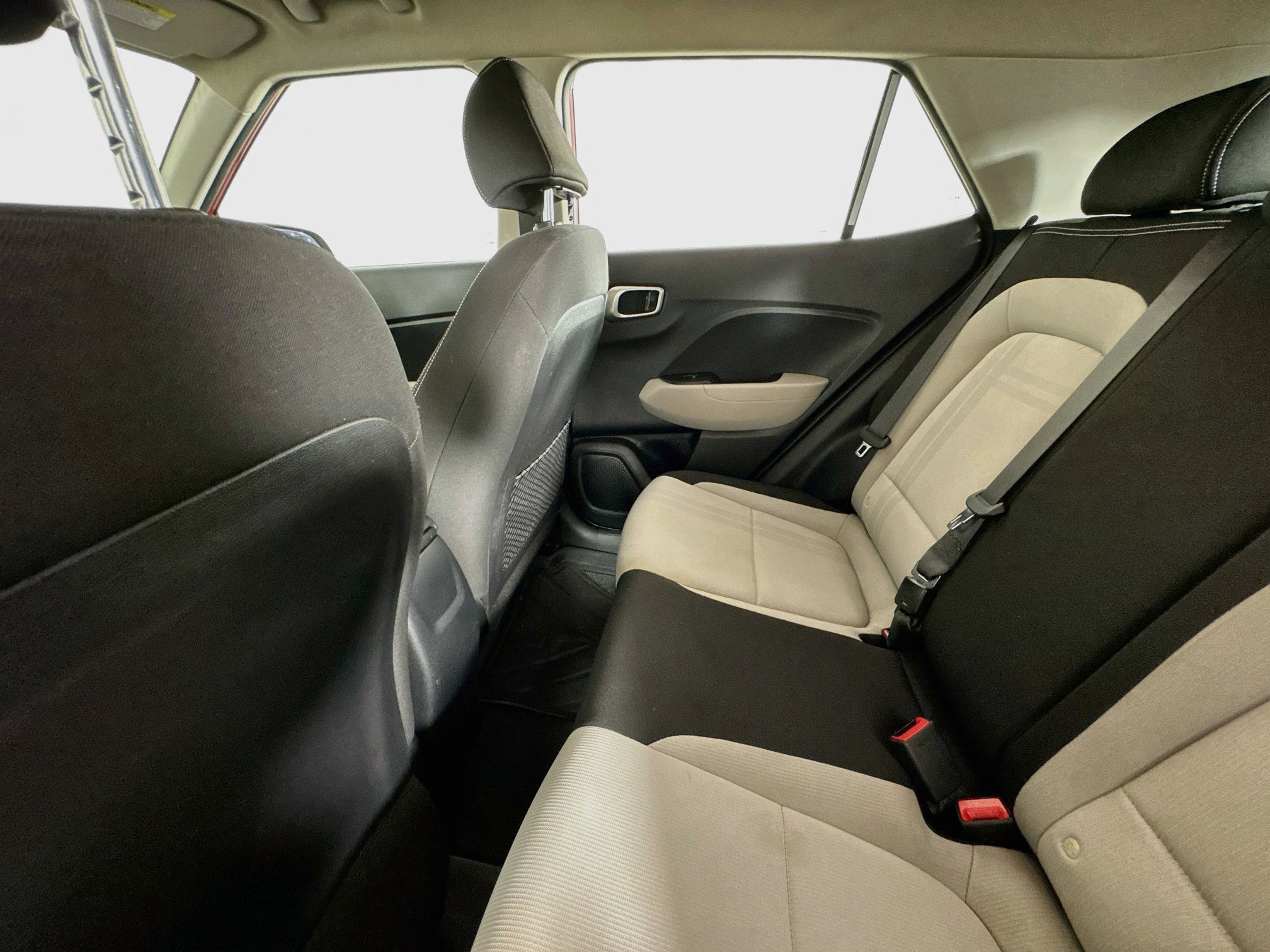 Used 2021 Hyundai Venue SEL FWD image 22