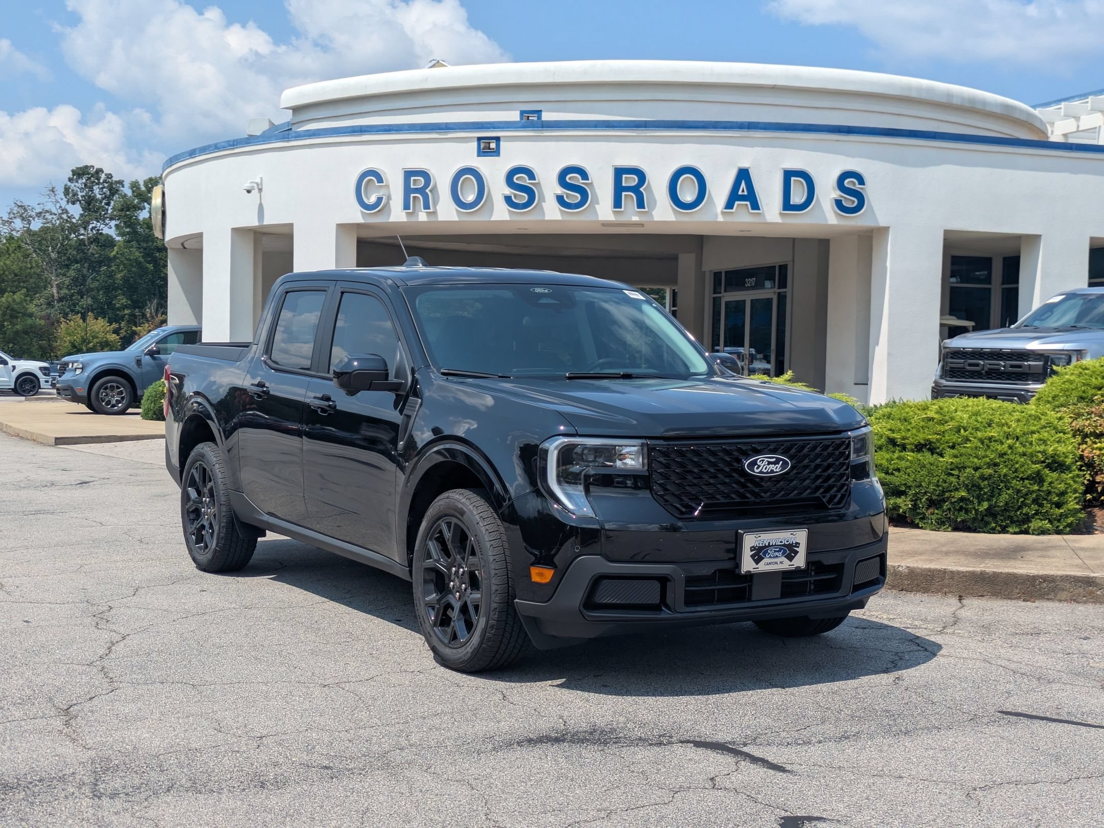 New 2026 Ford Maverick Lariat w/ Black Appearance Package AWD/4WD video 1