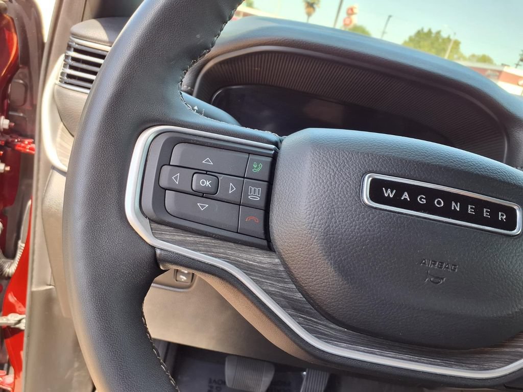 Used 2024 Jeep Wagoneer Series III AWD/4WD image 15