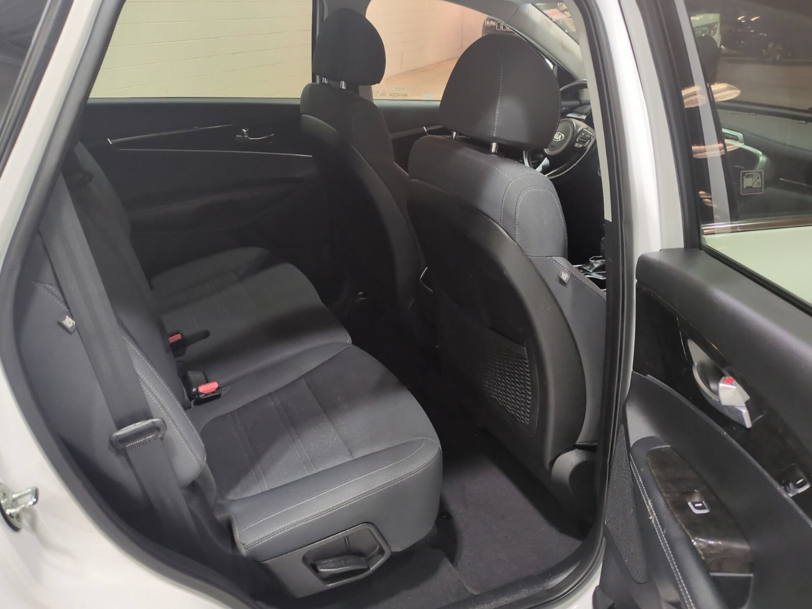 Used 2018 Kia Sorento AWD image 11