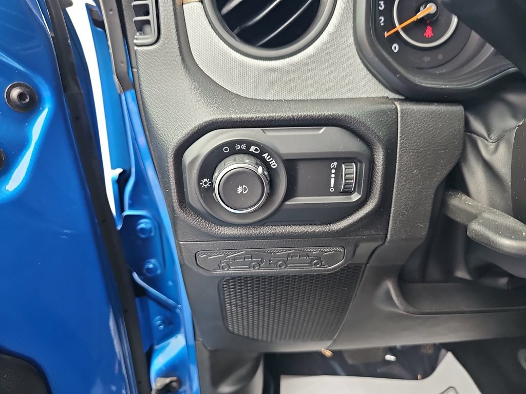 Used 2024 Jeep Wrangler Unlimited Sport AWD/4WD image 34