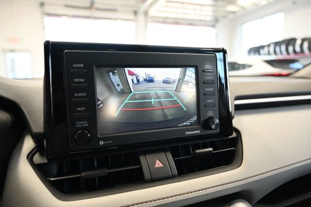 Used 2022 Toyota RAV4 XLE image 17
