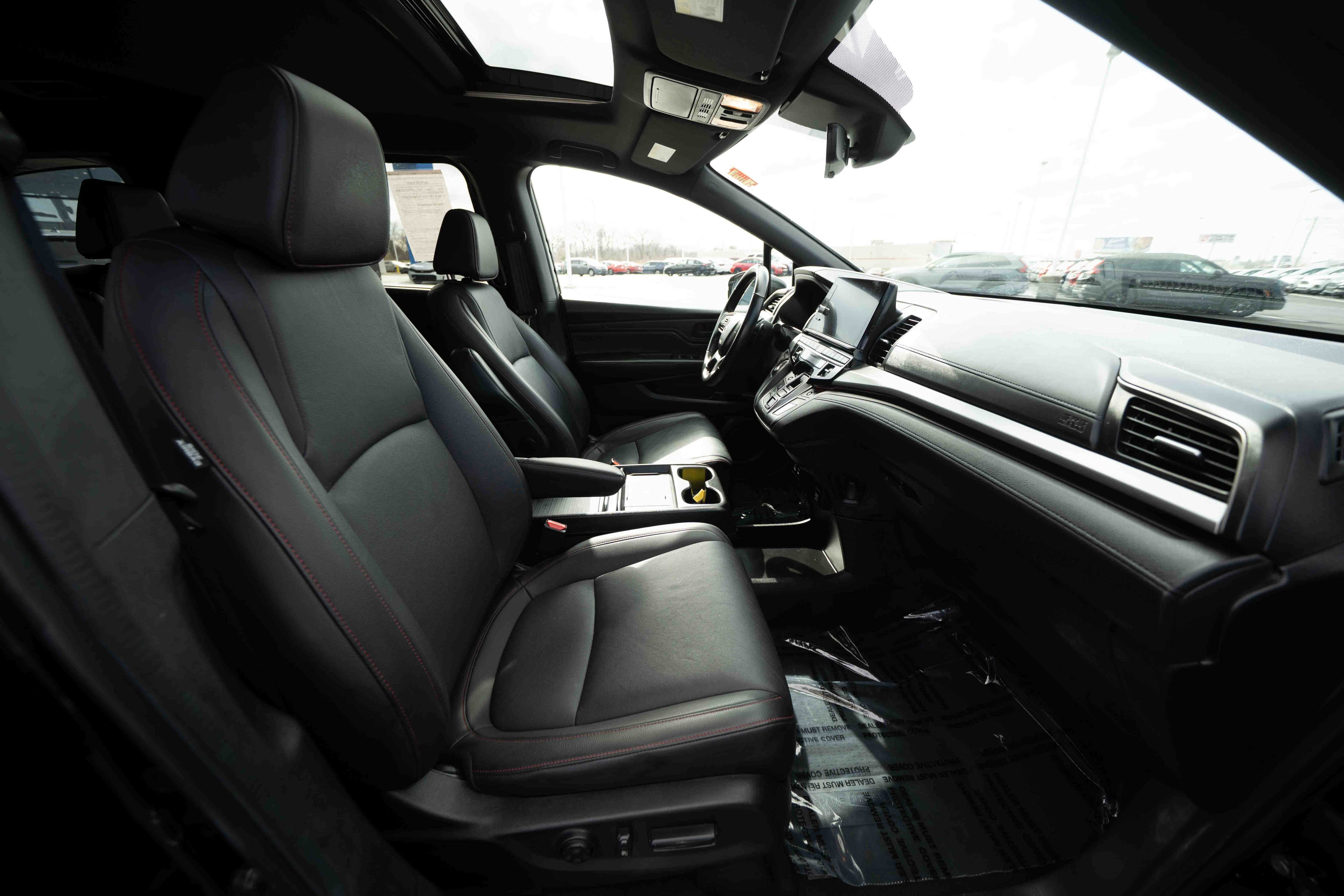 Used 2025 Honda Odyssey Sport-L image 27