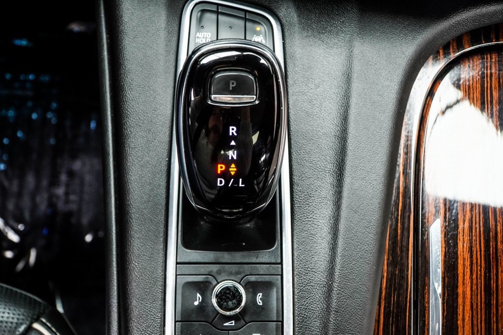 Used 2021 Cadillac Escalade Premium Luxury image 22