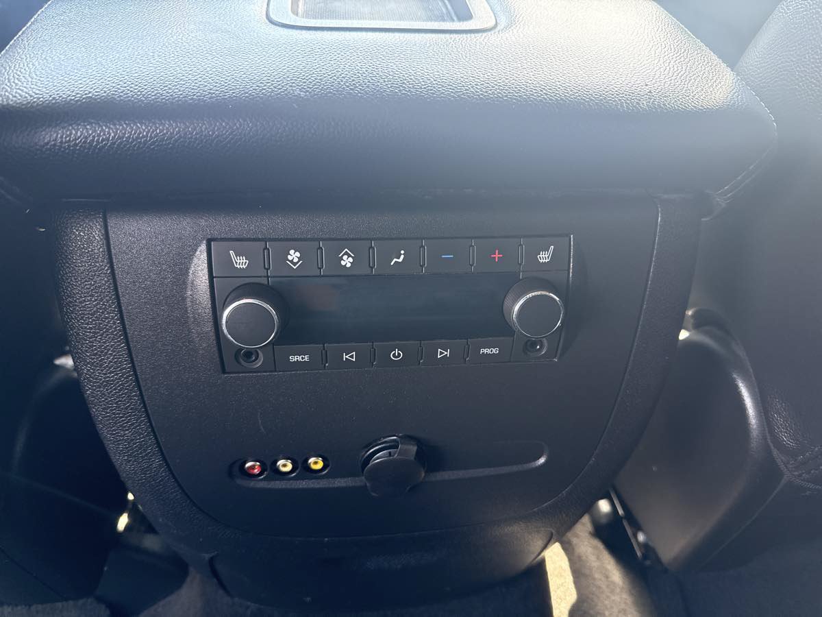 Used 2009 Chevrolet Suburban LT AWD/4WD image 15