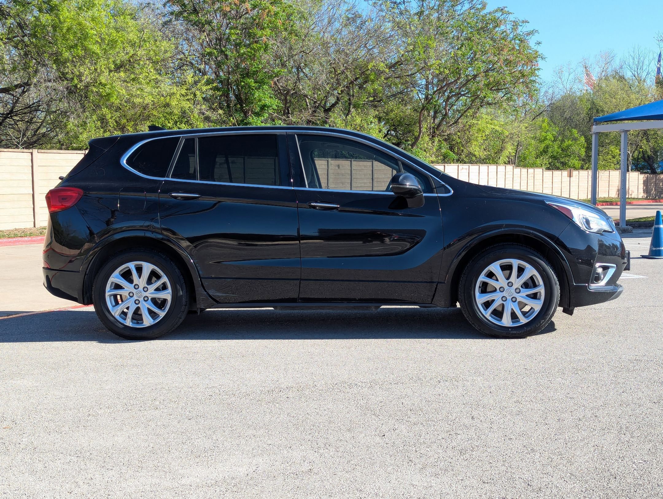 Used 2020 Buick Envision Preferred w/ LPO, Cargo Package image 2